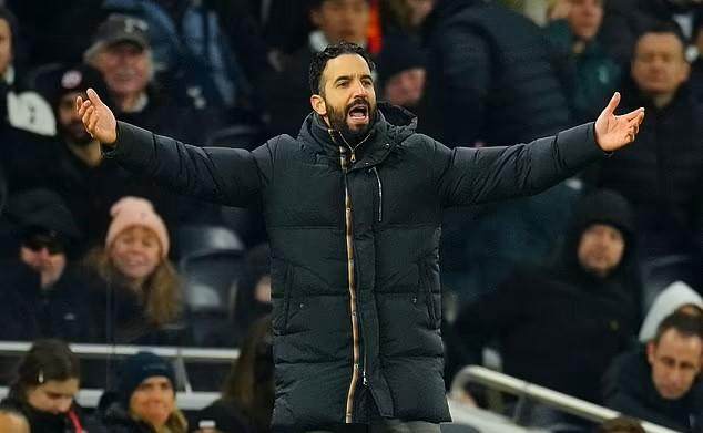 开云体育app下载-“比烂大会”继续输球 英超倒数第6的曼联该骂谁？