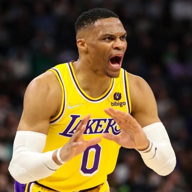 开云官网-詹皇里程悲之夜湖人迎重大利好 韦少已彻底复苏？